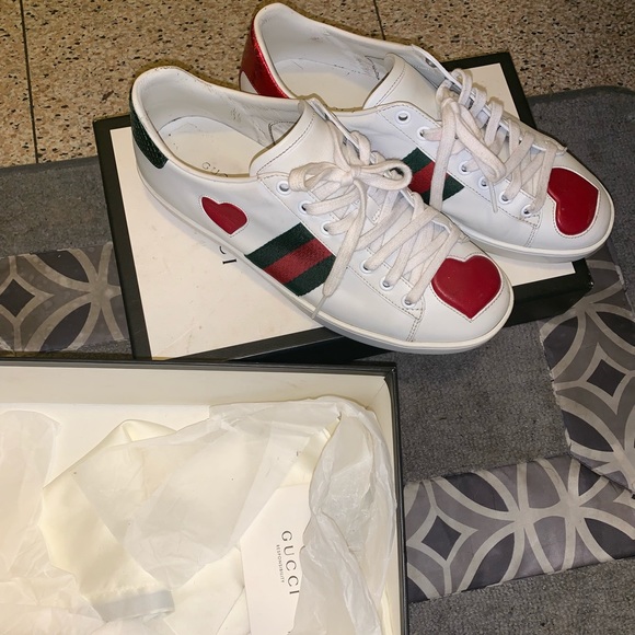 gucci shoes poshmark
